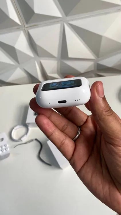 Airpods Pro 2 With LCD Touchscreen Display white